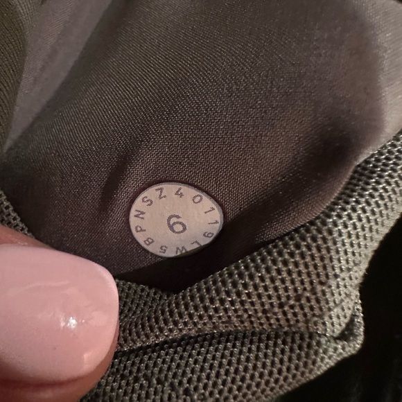 Lululemon On The Fly 7/8 Pants in Dark Olive - Picture 7 of 12